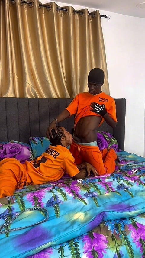 Baddestboyx: Doi prizonieri în camera goală