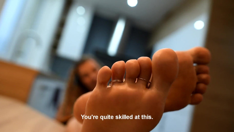 Czech Soles - foot fetish content: Hübsche nachbarin will eine fußmassage