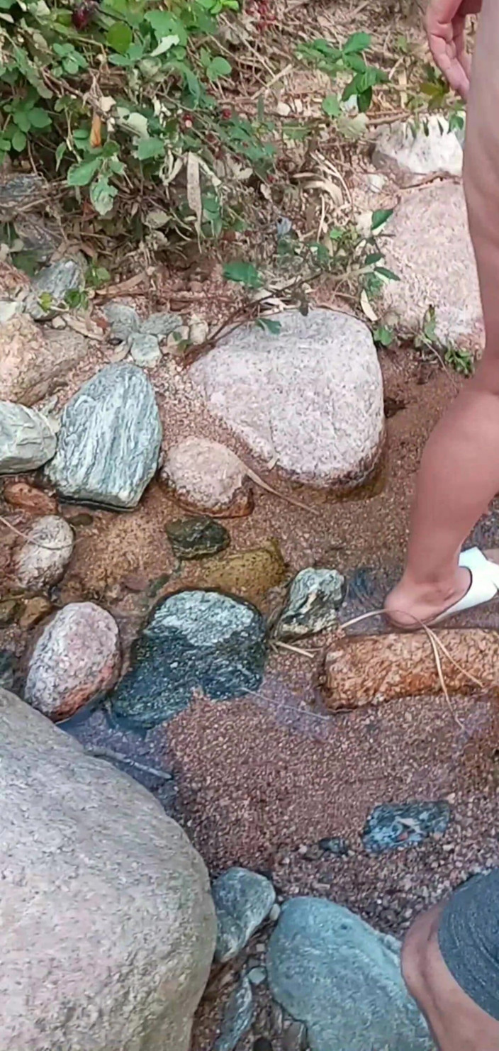 Nalgona Hot Wife: Bella moglie matura e un bellissimo anale sul fiume all'aperto