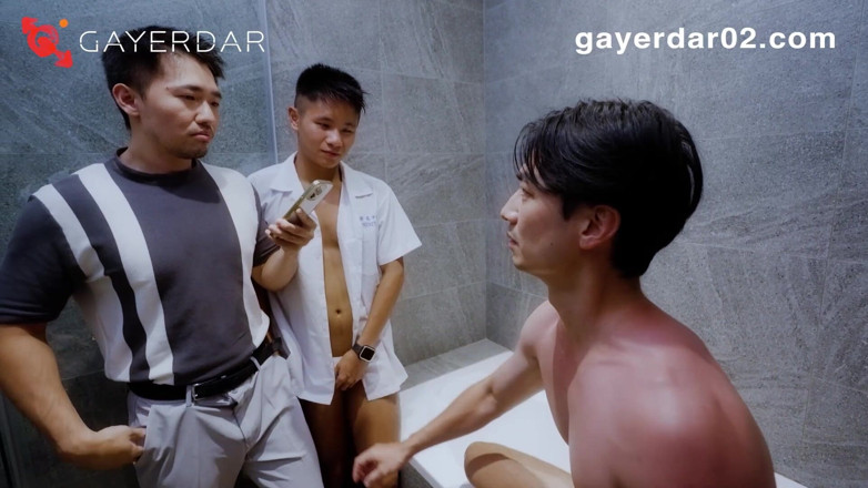 GAYERDAR: Gd-022-seduzione istruttore di nuoto single parent / patrigno pervertito e figliastro 3p...