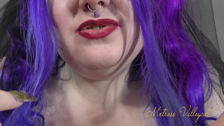 Mxtress Valleycat: lippe und nagel necken
