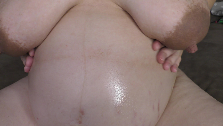 Milky Mari: 9-month pregnant wife do a oil massage for her sexy...