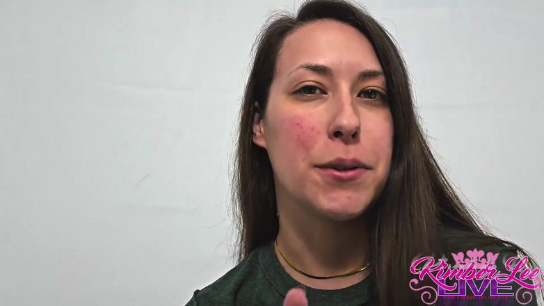 Kimber Lee: Il cornuto riceve una sega regalo da kimber lee