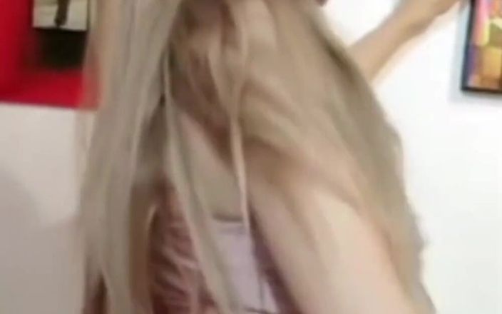 Kevinisssa studio: Kau ingin aku berpakaian seperti ini di depanmu
