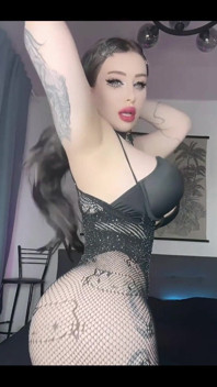 Have U Ever Saw Such a Tiny Waist with?