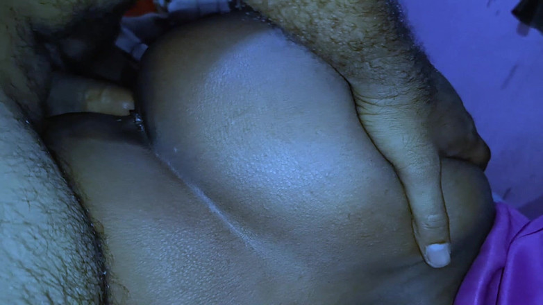 Desi Chamiya: Selepas Sekian Lama Saya Menikmati Seks Dengan Isteri Saya.