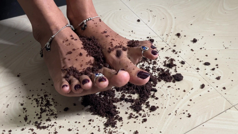 Jackson6767: Tamil meesteres Mami hete sexy lekkere voetencake voor Tamil-slaven