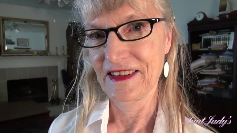 Aunt Judy's: AuntJudys - 69yo Texas amadora GILF Diane é sua secretária pessoal