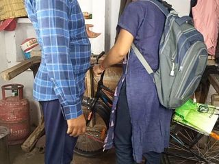 Pyaripooja22: Hoje eu peguei meu apertado pela primeira vez assim que...