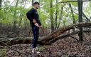 Idmir Sugary: 激烈的手淫 - 2次射精，第二次射精比第一次更大 - 雨天射精在森林里