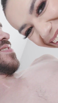 Hřebec Peter King dostane zadek od Latinoameričanky Sawyer Cassidy!