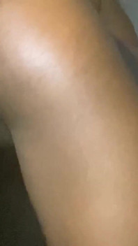 Petite afrikansk mörkhyad tonåring sexig dans bubbla Rumpa ansikte sitter fitta se POV