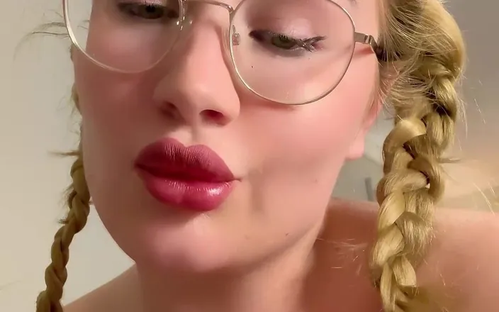JessieHH: Strip Tease with Oil on My Tits Degrading a Slutty...