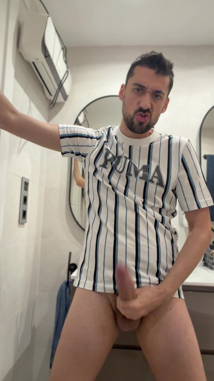 Liam Harding: Hot Stepdaddy Wanking off in Public Bathroom