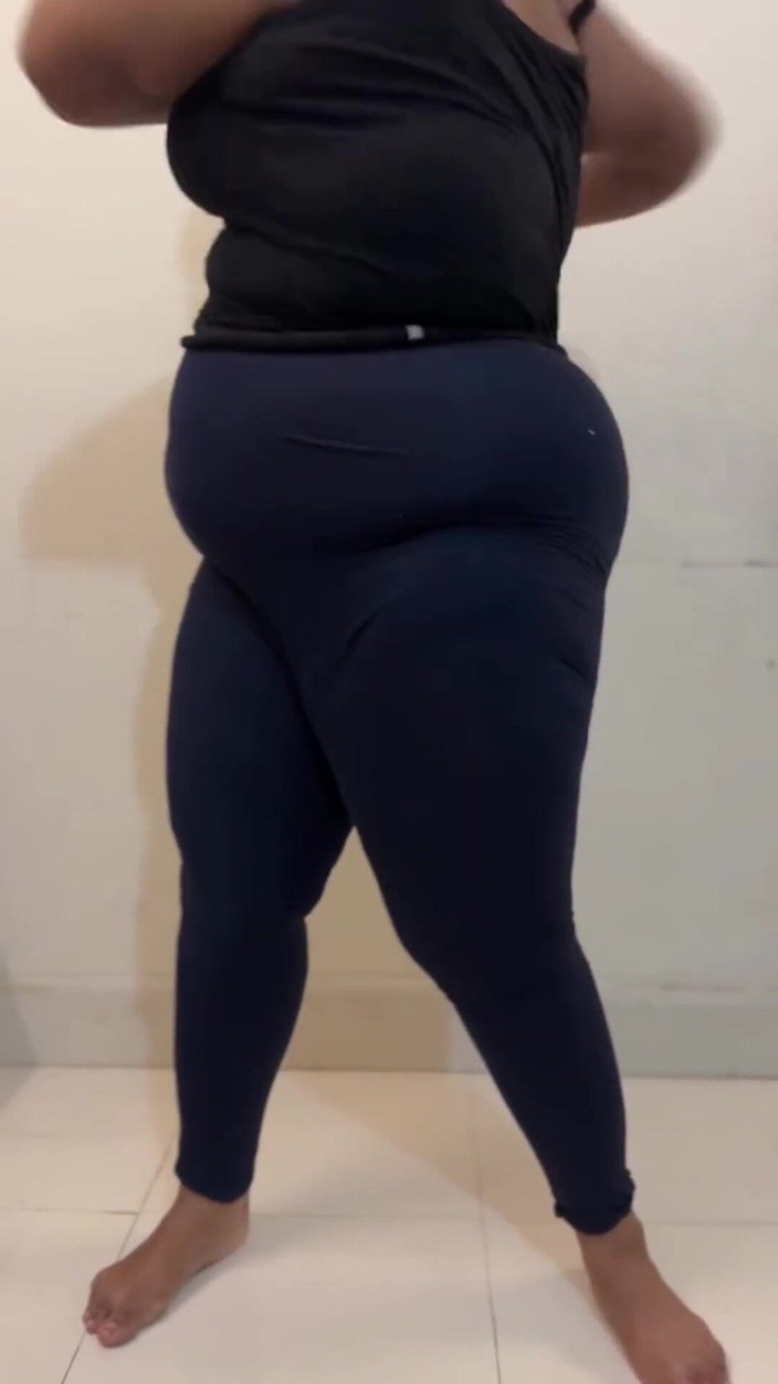 Aria Mia: Sfw Vlog: Rabuda grandona peituda muçulmana menina Anippe mostra seu...