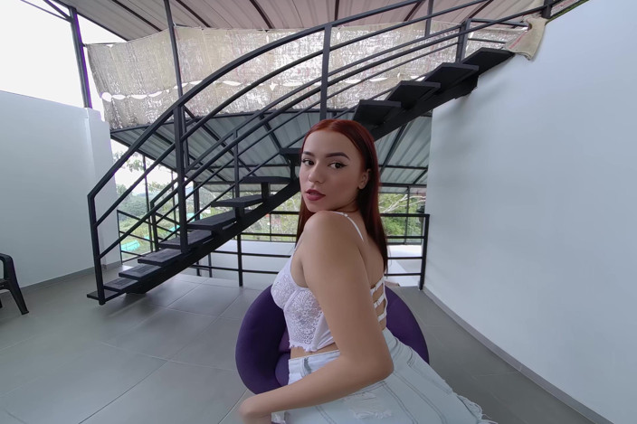 VR Latina: Adorable Amiga
