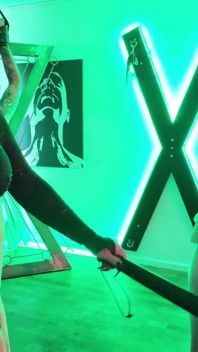Para lesbijek zdominowana przez Domina Dark