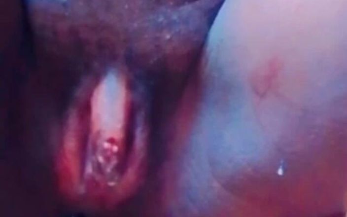 Bad boy studio: La troia clitoride gigante mi manda questo video dicendo che è...
