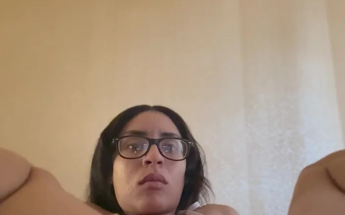 Hineydipp73: Letting the Vibrations Make Me Cum