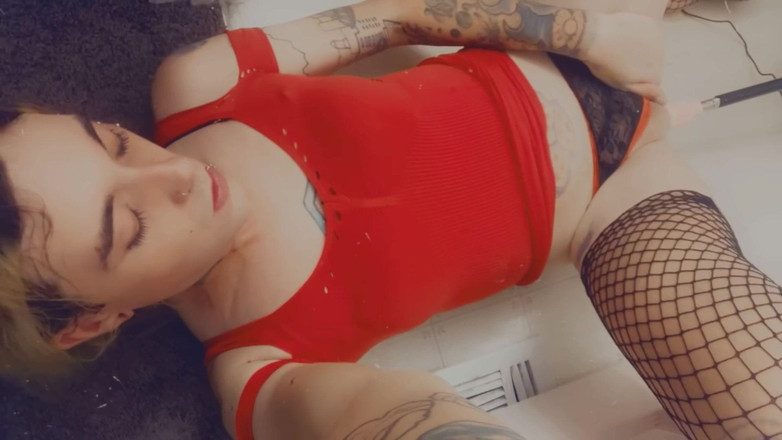 CarmenMelatonin: La ragazza femminizzata ama dare il suo buco