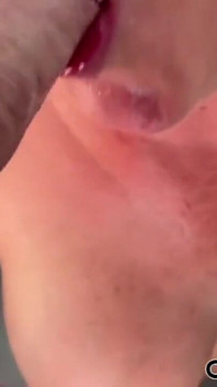 Boquete quando ele assiste meu pornô no laptop com muita porra