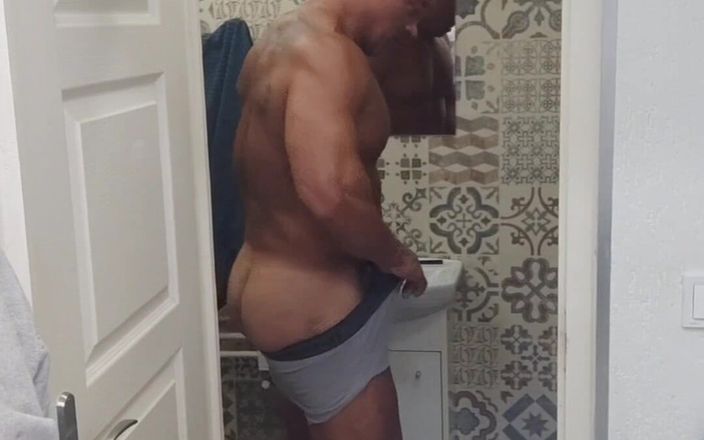 Dexterxxlfun: M. culturiste gourou, papa, se fait sucer par Dexterxxl
