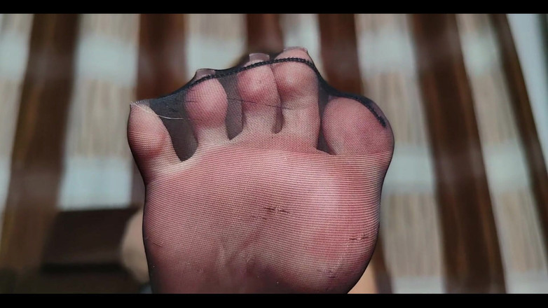 Goddess Lena: Foot Fetish