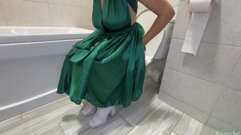 GassyKat: Prom Night Farts - Green Dress &amp; White Heels