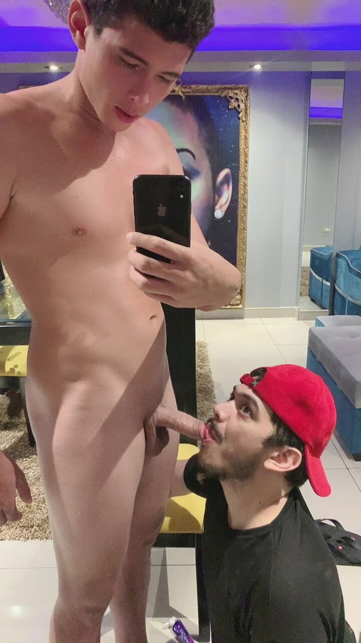 The-hook305: Markus Gets a Blowjob in Front of the Mirror