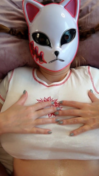 Velká prsa Hentai Fantasy - Chlap ji šuká, zatímco leží. Lilykoti