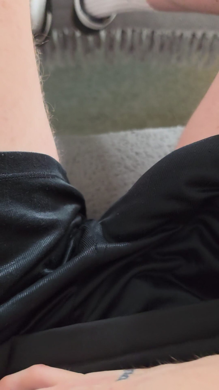 Twotwinkhusbands: Brittisk Lad vet inte att Han ska få en överraskning ansiktsbehandling