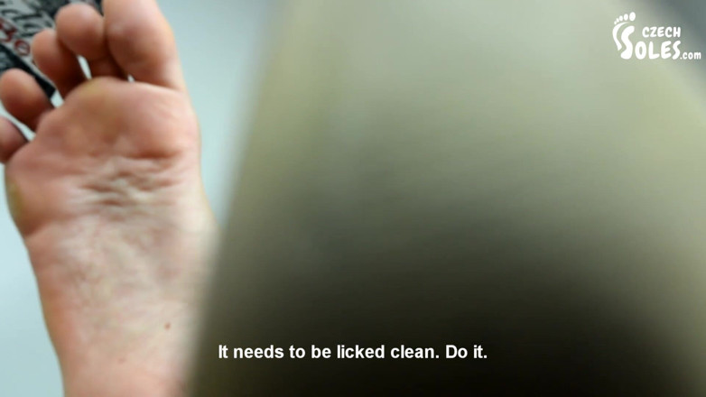 Czech Soles - foot fetish content: Mes pieds pour ta carte de crédit