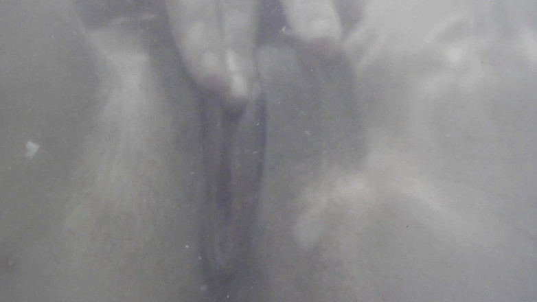 Sitivintage: Masturbándose en el primer plano de la bañera