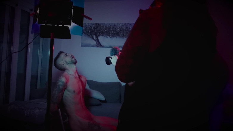 AltPorn4U: Двойные неприятности за кулисами