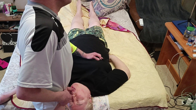 Zona901: Eu masturbando meu pau e fodendo minha madrasta na minha...