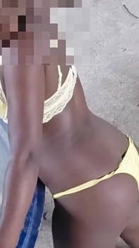 Seulement dans le cul de la femme noire