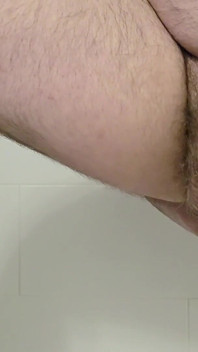 Mein behaarter molliger arsch wird von dem dicken grünen monsterdildo zerstört