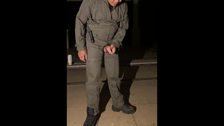 Hiroshi_cr: Nadat het werk is gedaan, besluit je je af te...