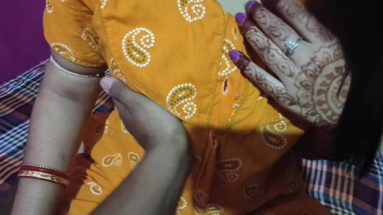 Sona bhabhi: Sexy Sona tvrdě ošukaná svým švagřem. Když její nevlastní sestra nebyla...