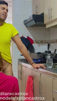 Hetero Fickt Den Schwulen Arsch Seines Stiefbruders Ohne Dass Er Entdeckt Wird