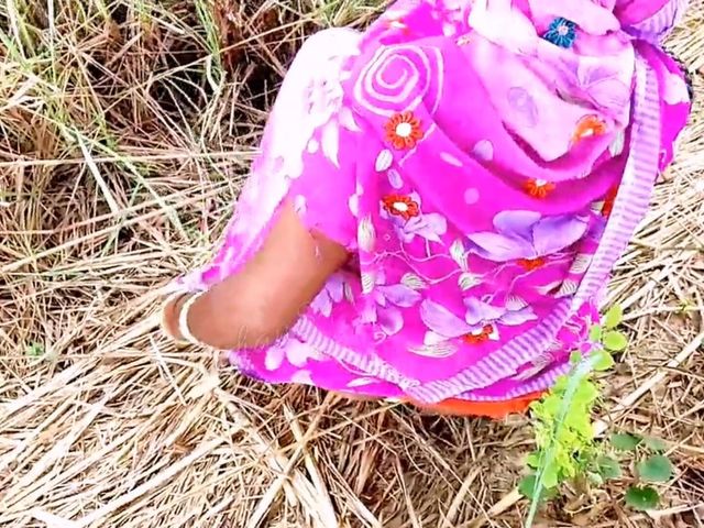 Desi Indian Aunty in Boyfriend in Jungle Saree Hard Fucking (Indian lovely)