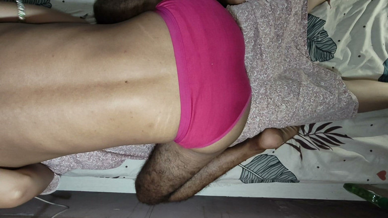 Sunnylesbians: Mein mann mag es, wie feuchte muschi mit dickem arsch...