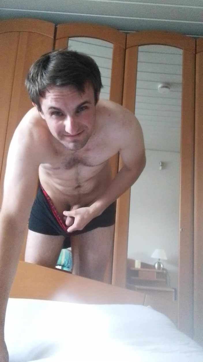 Lukboy92: Masturbacja penisa i tyłka przychodzą do mnie i czują przyjemność