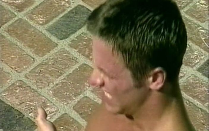 Gay 90's Vintage Porn: 젖탱이를 빨아주기 위해 자위하는 18세 소녀
