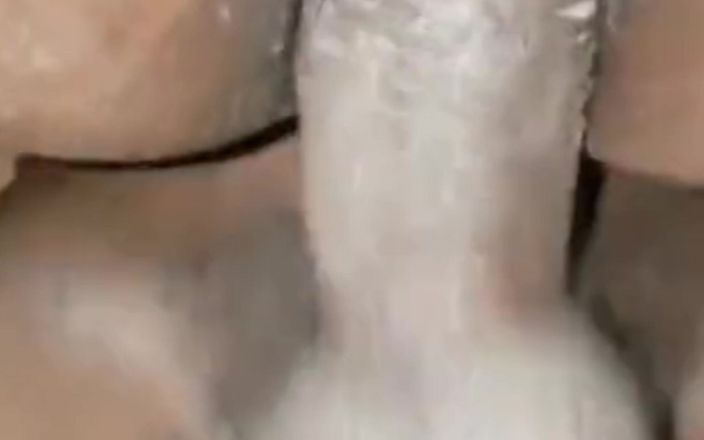 Real HomeMade BBW BBC Porn: Je chevauche une grosse bite noire en me baisant la...