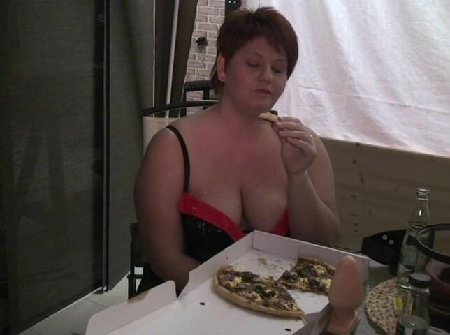 Anna Devot: Annadevot - I eat pizza
