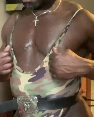 Masculine crossdresser: Single Stivali Alti Coscia Sega Prostatico Travestito