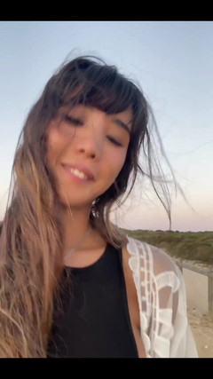 DaringKiara: Dnes se cítím trochu dole, takže jsem se rozhodl projít...