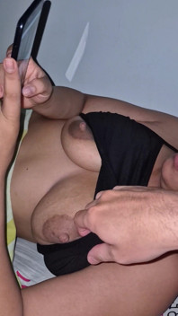 I Play the Boobs to My Beloved Wife as She Sees the Phone.
