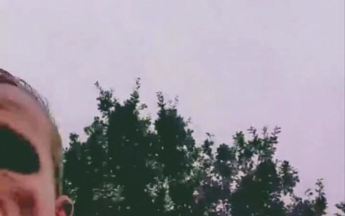 Slutboyben: Член в дожде